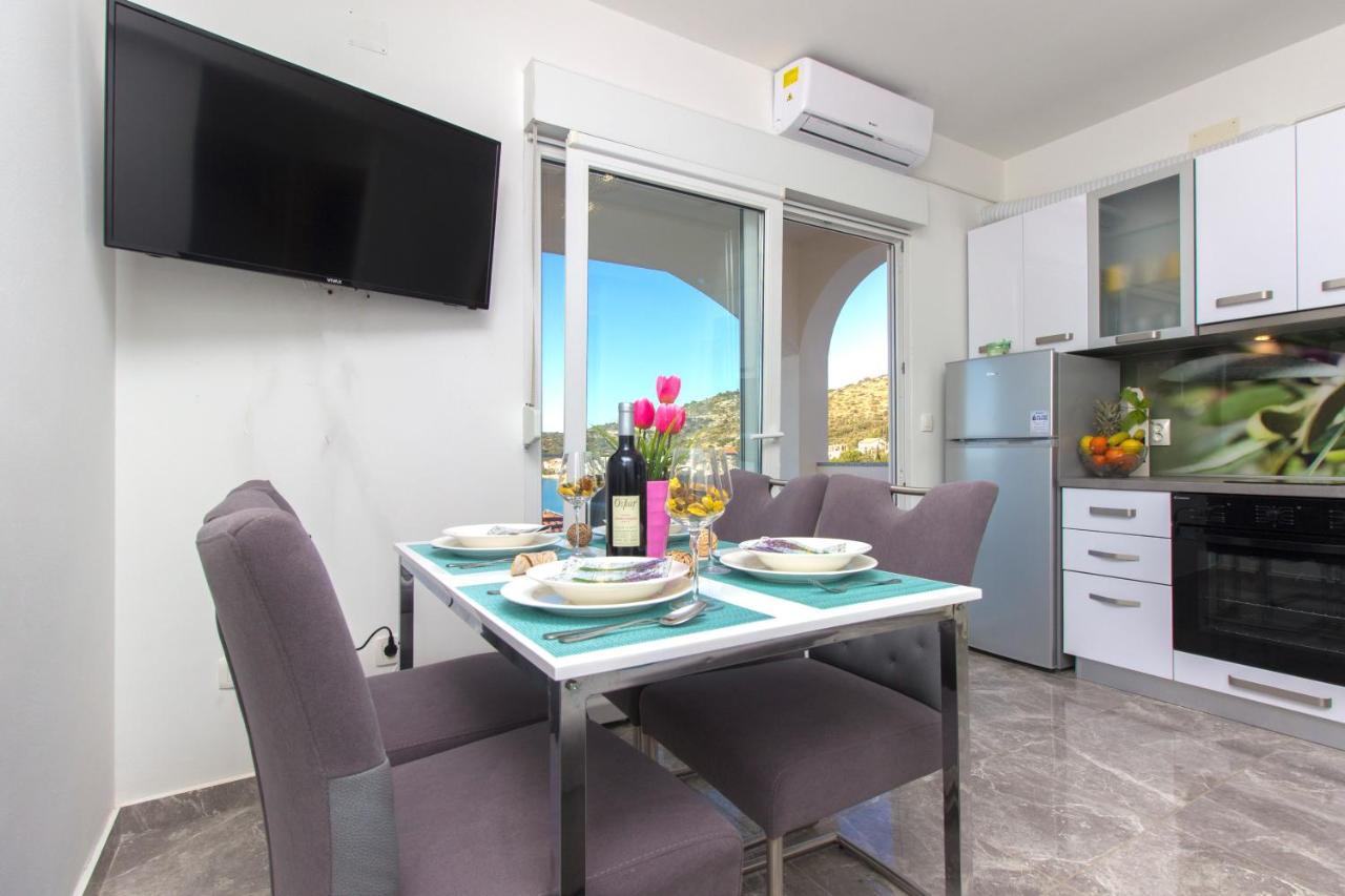 Apartmani Malis ราชานิ ภายนอก รูปภาพ